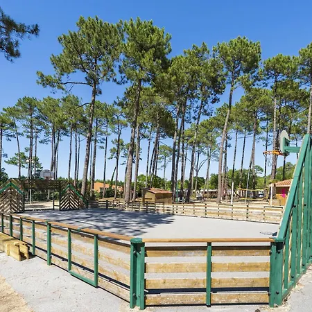 Camping Les Oyats 4*