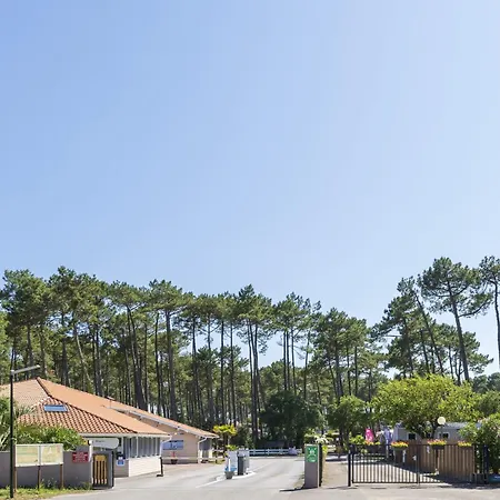 Camping Les Oyats 4*